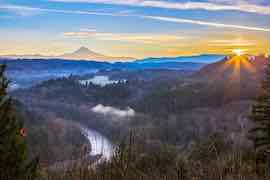 Mount Hood u. Sandy River Copyright © Josemaria Toscano